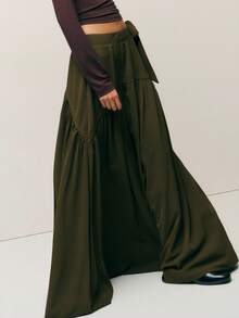Nöista 深橄榄绿色长裙，垂坠感极佳，侧边系带设计凸显腰线；优雅百搭的冬季单品，无论是精致的圣诞聚会、隆重的新年造型，还是打造时尚现代冬季衣橱中的日常装扮，都是完美之选。 - 軍綠色 - 查看 3