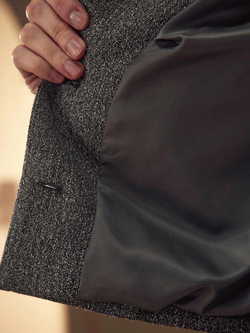 ELEGANT TWEED JACKET WITH GOLDEN BUTTON DECOR, HOLLOW LACE TRIM, SUITABLE FOR WORK, WOMEN