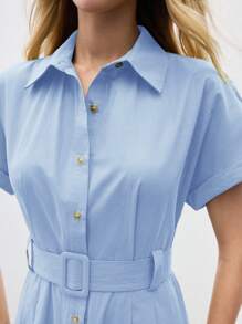 BizChic 蓝色翻领纽扣衬衫裙，现代优雅都市通勤日常浪漫90年代复古风，适合圣诞节、新年、情人节派对、海滩、毕业典礼、时尚、休闲、浪漫场合，也适合婚礼宾客、主人、约会、派对、音乐会、早午餐、机场等多种场合。 - 淺藍色 - 查看 4