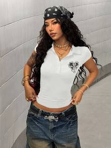 StreetHx Damska, casualowa koszulka z krótkim rękawem i kołnierzykiem w jednolitym kolorze z nadrukiem ze strasami, wiosna/lato - Biały - Zobacz 4