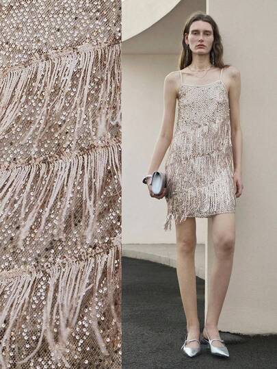  Uhlyne 女式秋季新款简约优雅性感俱乐部装细肩带不对称流苏亮片香槟色迷你连衣裙全白夏装派对造型，流苏连衣裙