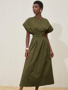 Aveloria Modichic 优雅优雅的女士通勤和约会连衣裙，奢华设计 V 领落肩腰部收腰褶皱连衣裙配腰带 - 軍綠色 - 查看 3