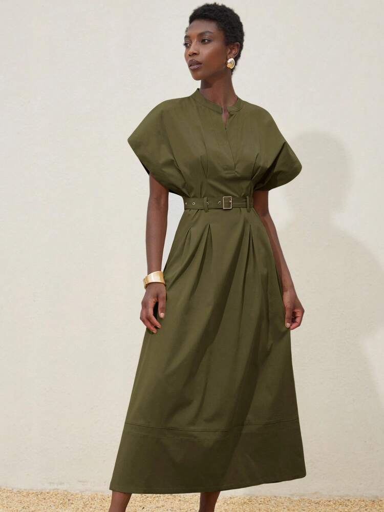 Aveloria Frievida Robe élégante pour le travail et les sorties, design de luxe avec encolure en V, épaules dénudées, taille cintrée, plis et ceinture - Militaire verte - Voir 3
