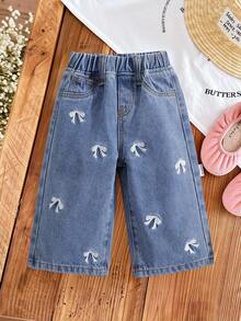SHEIN Baby Girl White Bow Embroidered Pattern Blue Denim Loose Jeans, Winter And Autumn Fashionable Vacation - Light Wash - View 2