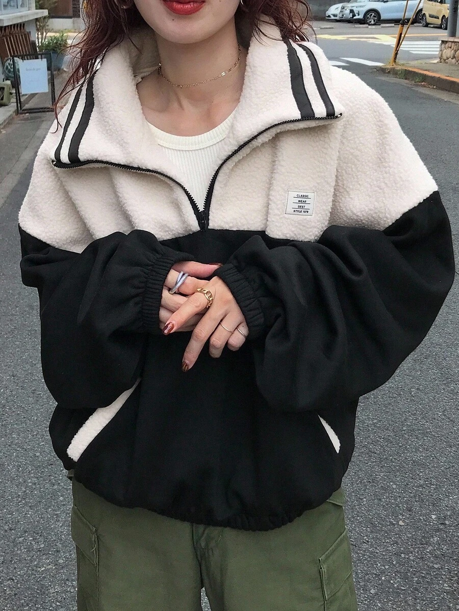 FRIFUL 女士羊羔绒撞色 Polo 领宽松套头卫衣，正面饰有品牌标志贴片，秋季拉链毛衣，韩版时尚高领短款外套，美学服饰 - 黑與白 - 查看 1