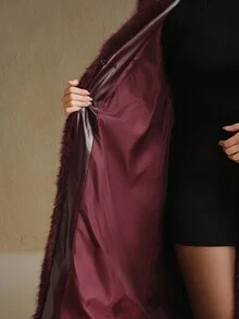 Anewsta 大码酒红色亮面皮革修身长款大衣，配腰带和可拆卸毛领，时尚新款秋冬外套 - 酒紅色 - 查看 8