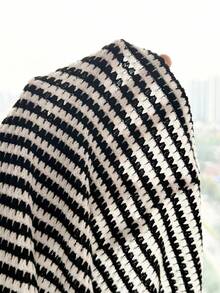 SHEIN 青少年女孩提花纹理针织面料宽松落肩短袖T恤 - 黑與白 - 查看 4