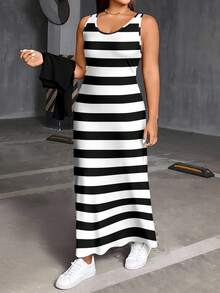 SHEIN Essnce مجموعة قطعتين كاجوال للمرأة البدينة تتكون من تي شيرت أساسي بأكمام طويلة وياقة دائرية وفستان كامي مخطط - متعدد الألوان - مشاهدة 2