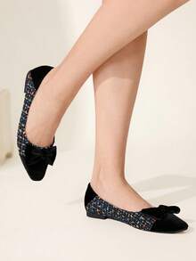 CUCCOO CHICEST 女士蝴蝶结装饰平底鞋，优雅甜美，简约设计，舒适的黑色天鹅绒鞋面，适合正式场合、约会、工作穿着，也适合上学、圣诞节、感恩节、万圣节等各种场合。 - 黑色 - 查看 4