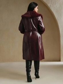 Anewsta 大码酒红色亮面皮革修身长款大衣，配腰带和可拆卸毛领，时尚新款秋冬外套 - 酒紅色 - 查看 7