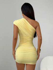 SHEIN PETITE Women's Solid Color Ruched Bodycon Mini Slip Dress, Summer,Club Outfits Women Sexy One Sleeve Dress Yellow Dress Slay Dress One Shoulder Dress - Yellow - View 2