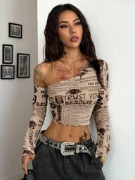 Coolane Parte superior corta de manga larga con cuello asimétrico, estampado de periódico, elástica, para mujer, para otoño/todo el año, para festivales, estilo western, transparente