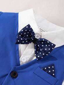 Conjunto de 3 piezas de traje casual elegante para niño pequeño para boda y eventos: chaleco de unicolor con ajuste ceñido + pantalón de traje casual + pajarita a lunares desmontable. Pañuelo de contraste decora el pecho y la pajarita - Azul - Ver 6