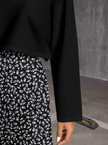 SHEIN Essnce 2 件套大码女式花卉印花圆领长袖 T 恤和细肩带连衣裙，休闲度假装，秋冬 - 彩色 - 查看 8