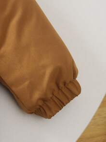 SHEIN 1 件年轻男孩休闲风格卡其色加厚白色羊毛连帽长袖连体裤，简约时尚个性化百搭，适合 4-7 岁男孩日常休闲装返校季