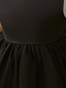 SHEIN Babygirl 优雅可爱的黑色缎面网眼无袖连衣裙