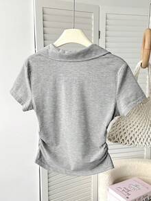 SHEIN قميص قصير بياقة بولو وأكمام قصيرة مطوية جانبيًا مناسب للفتيات المراهقات، لون أحادي، قطعة كاجوال - رمادي - مشاهدة 2