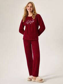 Loomlin 女士毛绒泰迪熊面料字母刺绣家居服休闲舒适睡衣套装 - 酒紅色 - 查看 3