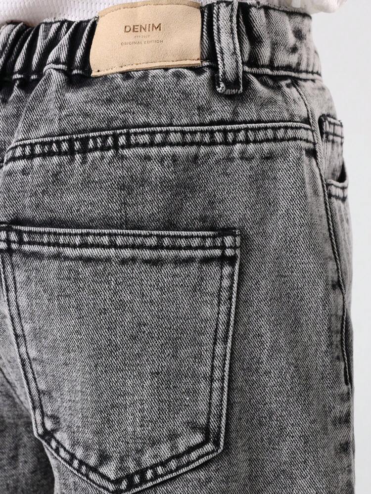 Szerokie dżinsowe szorty z postarzanym, surowym brzegiem