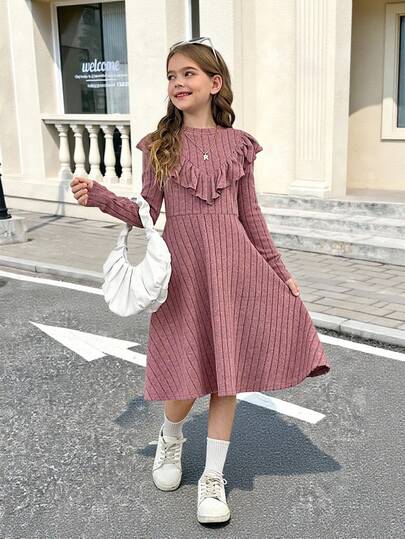SHEIN Serisse Kids Tween Girls Ribbed Mock Neck Ruffle Waist Fitted Dress