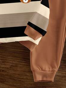 SHEIN 2 件套男婴休闲可爱卡通熊条纹连帽卫衣和裤子套装，秋冬 - 彩色 - 查看 3