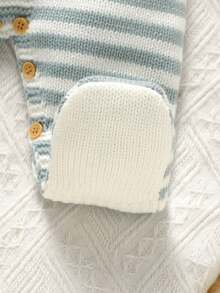 SHEIN 1 pieza Pelele de manga larga con cuello redondo a rayas para recién nacido, diseño casual y minimalista