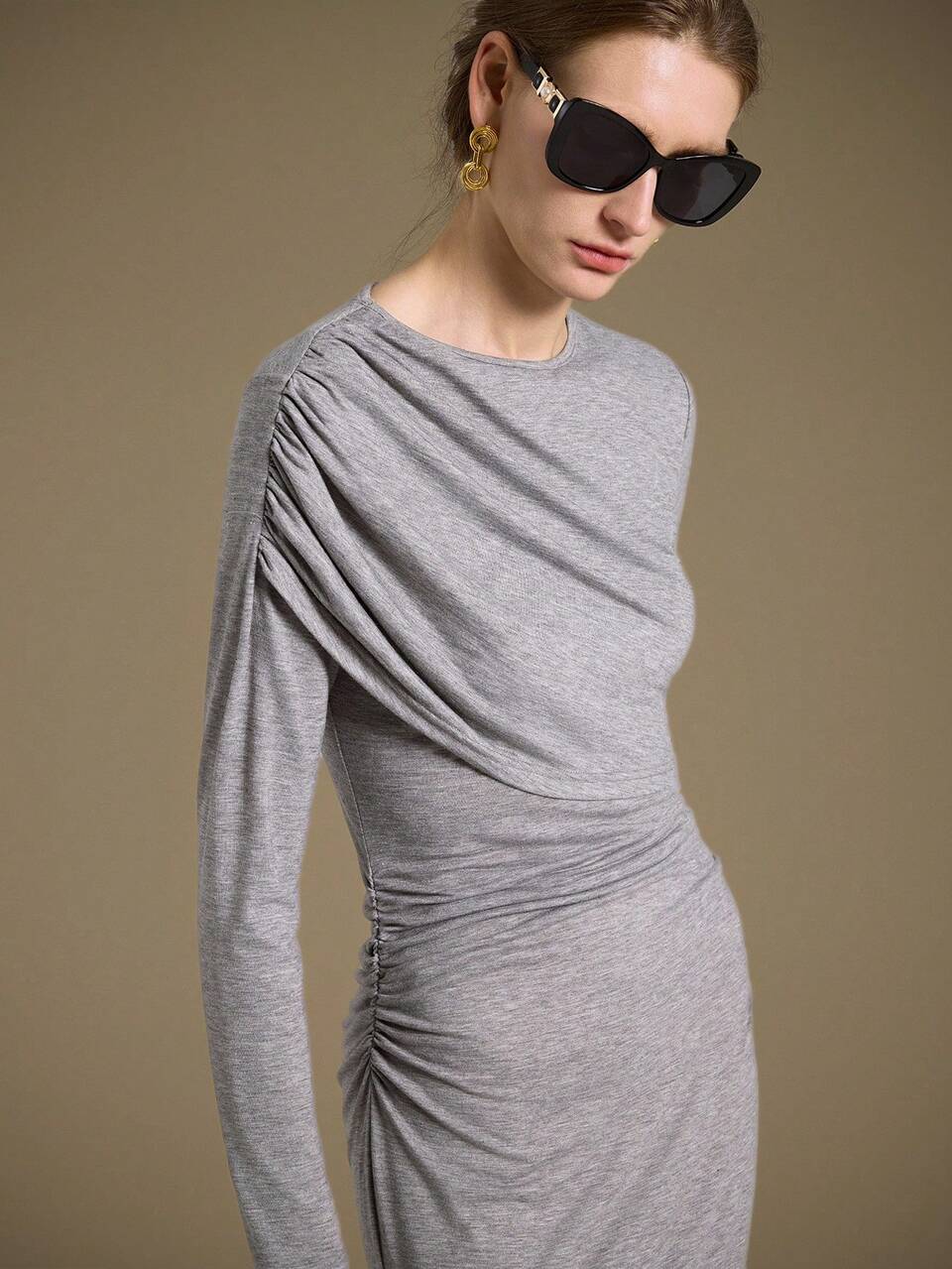 Women's Grey Knit Maxi Dress,Autumn Chic Long Sleeve Boat Neck Ruched Fitted Silhouette,Minimalist Knitted Fabric For Brunch Elegant Business Casual