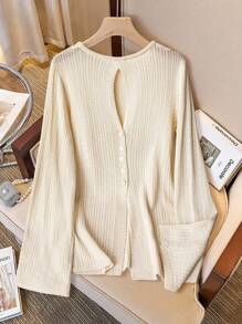 Franclia 法式镂空透视长袖针织衫，女士轻薄宽松套头毛衣，露背设计，贝壳纽扣装饰，适合春秋季返校季、秋冬季节穿着，优雅时尚，休闲通勤、商务办公、日常休闲百搭，都市教师职业装。 - 米色 - 查看 2