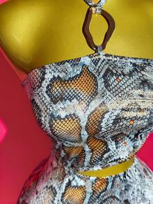 Slaydiva 2025年夏季新品，适合生日派对、返校季、校园风、日常穿着、休闲装、度假装、邮轮旅行、海滩装、日光浴装、时尚装、街头装、优雅装、通勤装、商务休闲装、露背性感设计、领口金属扣装饰、镂空腰部、修身迷你连衣裙、蓝色蛇皮箔面料，带闪亮效果，女士初秋迷你连衣裙 - 彩色 - 查看 2