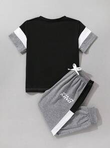 SHEIN 年輕男孩時尚極簡三色印花短袖運動T恤和短褲套裝，夏季 - 彩色 - 查看 2