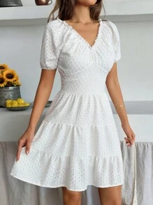SHEIN Cottnline 浪漫圆孔迷你连衣裙、褶饰紧身胸衣夏季系列、棉质泡泡袖连衣裙、复古草原风设计、甜美娃娃装系列、白色荷叶边细节迷你连衣裙、高级夏季系列、高腰夏季连衣裙、精致蕾丝边系列 - 白色 - 查看 5