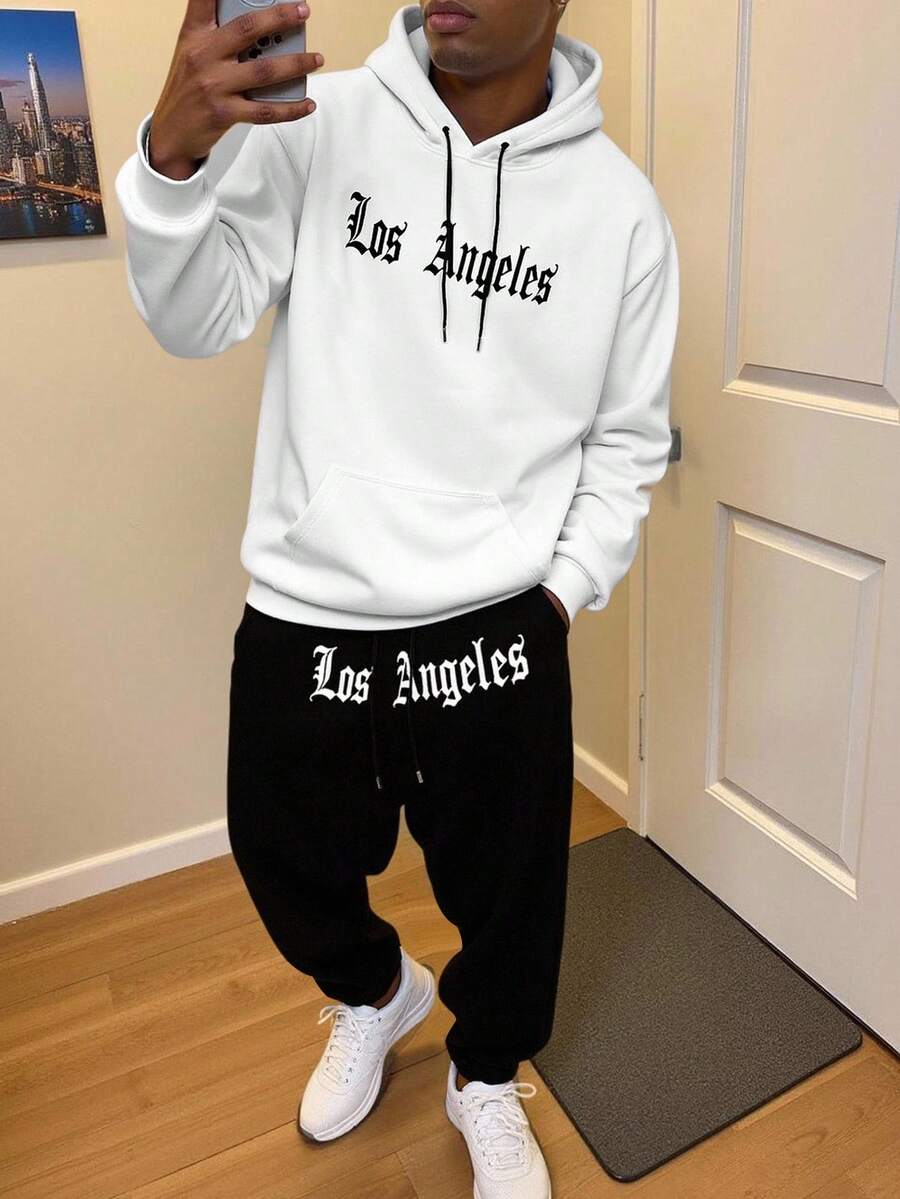 Manfinity LEGND Bộ 2 món áo nỉ trùm đầu in chữ và quần có túi màu tương phản dành cho nam, trang phục mùa thu - trắng - Xem 1