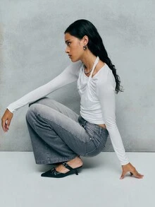 TypaGal These Wide-Leg Jeans Offer A Structured Silhouette Perfect For Fall. A Great Piece To Pair With Elegant Women's Blouses Or Going Out Tops For Women. - Light Wash - View 4