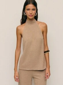 Ensemble pantalon et Top à col ras-du-cou en tricot côtelé taupe de Nöista, offrant une sophistication confortable pour les vêtements d'automne et les tenues d'automne pour femmes. Cet ensemble assorti comprend un Top ajusté à col ras-du-cou et un pantalon ample de style lounge, le rendant parfait pour des tenues d'hiver élégantes pour femmes, des vêtements de bureau ou des looks chics à la maison pour cette saison. - Kaki - Voir 1