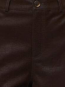 Nöista Pantalones anchos de piel sintética marrón oscuro con costuras estructuradas. Un imprescindible para la ropa de otoño para mujeres, ideal para el streetwear elegante, pantalones de vestir de otoño para mujeres o para combinar con chaquetas y blusas elegantes.