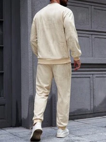 Manfinity Homme 男士休闲卡其色T恤和裤子套装，春秋季 - 卡其色 - 查看 2