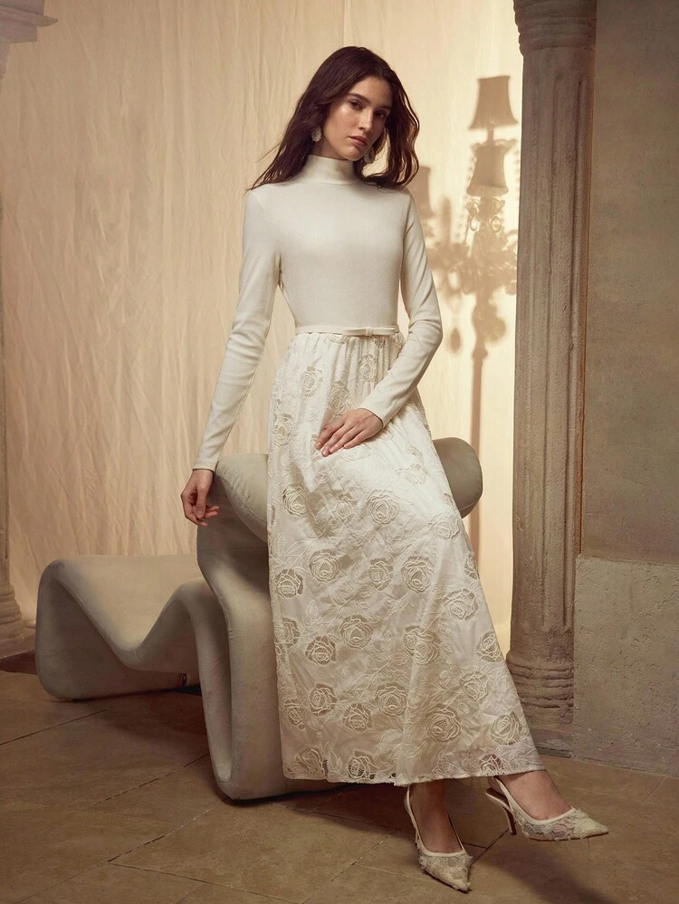EMBROIDERY SLIM FIT DRESS