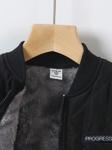 SHEIN Genkimix Kids 1 件年轻男孩休闲百搭黑色绗缝灰色羊毛菱形图案面料夹克，字母图案装饰，罗纹衣领、下摆和袖口，简约时尚个性化，适合 4-7 岁男孩日常秋冬休闲装返校 - 黑色 - 查看 4