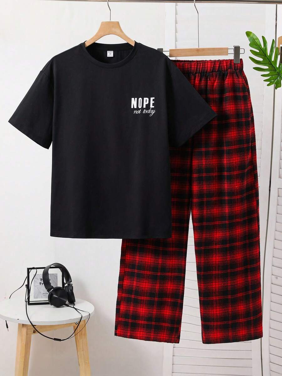 SHEIN 2 件青少年男童休闲字母标语印花短袖 T 恤和裤子套装，家居服，百搭基本款，适合通勤、上学、日常休闲、度假、户外、派对、秋冬