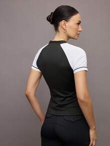 Activina 女式训练服 对比色透气拉链短袖马术服 - 黑與白 - 查看 2