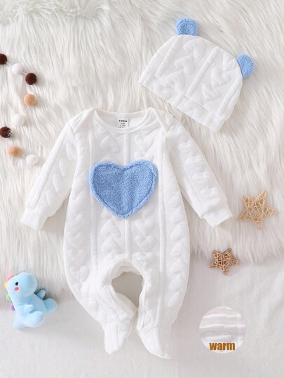 Tuta imbottita a maniche lunghe con motivo a cuori bianchi e cappello per neonata, set da casa invernale