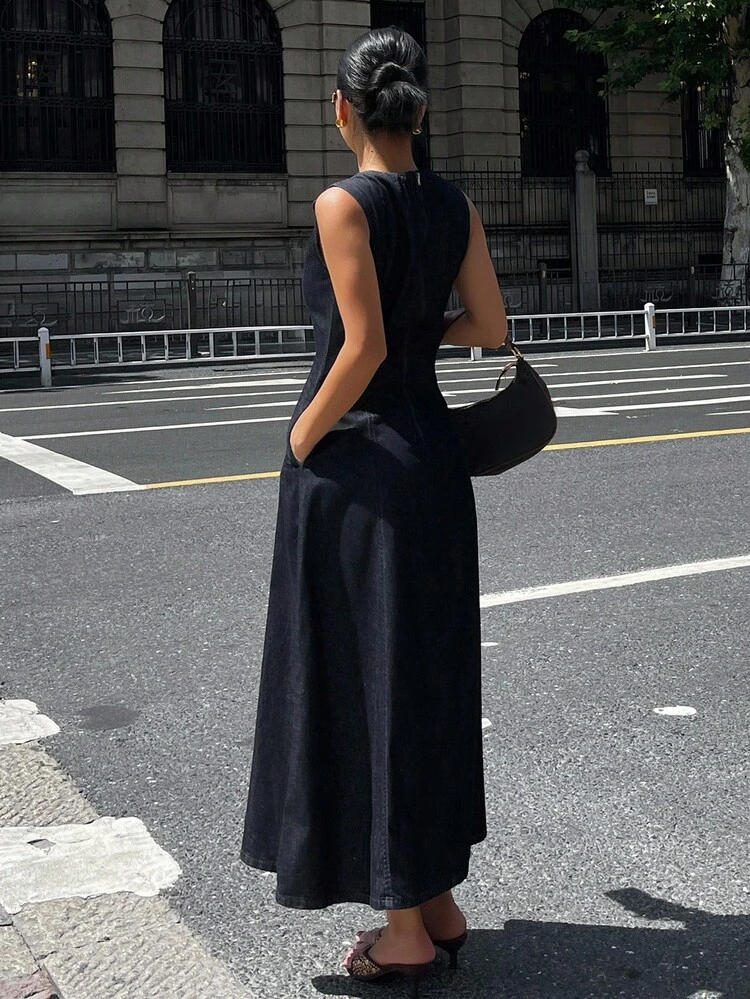 Women's Sleeveless Round Neck Waist Cinched Denim Dress, Summer