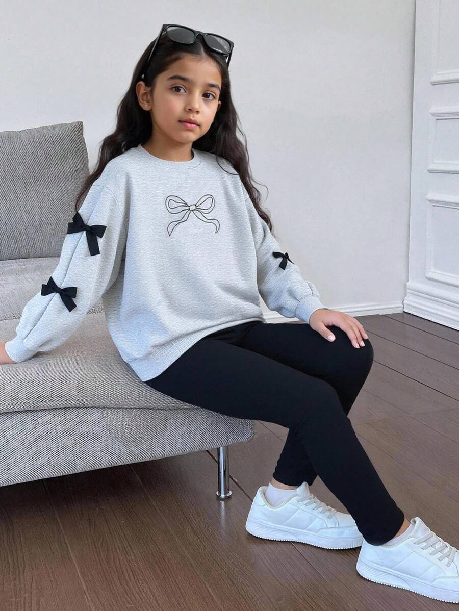 SHEIN 青少年女孩宽松休闲简约舒适圆领套头连帽衫和裤子套装，带蝴蝶结装饰 - 灰色 - 查看 1