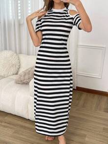 SHEIN 女式休闲露肩短袖条纹印花家居服连衣裙 - 黑與白 - 查看 5