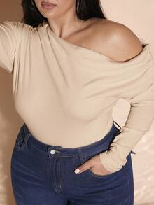 SHEIN BAE Große Größen Herbst Schwarzer Off-Shoulder asymmetrischer Samt gerippter geraffter langärmeliger Bodysuit, elegant und sexy, geeignet für Dates und Ausgänge, für den Winter
