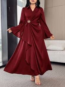 Feyla 女士纯色翻领开衩长袖腰部金属花朵装饰褶皱优雅连衣裙 - 酒紅色 - 查看 6