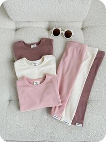 SHEIN 6 件套女婴舒适秋冬套装，包括圆领长袖上衣、字母装饰踝袖裤、柔软亲肤保暖内衣、睡衣套装