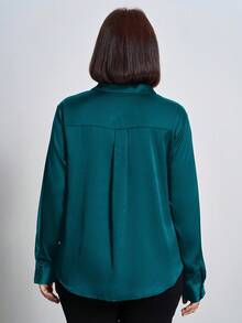 Chikora Chemise boutonnée en satin popeline grande taille, tenues de bureau pour femmes - Bleu canard - Voir 2