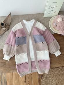 SHEIN كارديجان متوسط الطول بأكمام طويلة وتصميم ألوان متباينة للفتيات الصغيرات في فصلي الخريف والشتاء، قطعة متناسقة للأم والابنة والأخوات، كارديجان محبوك للأطفال بتصميم ألوان متباينة - متعدد الألوان - مشاهدة 4