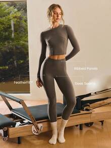 GLOWMODE Leggings de 24" FeatherFit™ con diseño de costuras divisorias, suaves y elásticos, para yoga de bajo impacto, pilates, uso diario y casual - Marrón - Ver 2